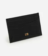 Billetera tarjetera Satinato de tamaño compacto, confeccionada en cuero sintético con textura efecto croco. Cuenta con ranuras para tarjetas y detalle de logo metálico dorado en el frente.