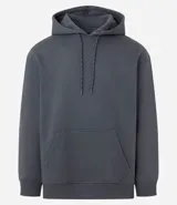 Saco con capucha color gris oscuro, con cordón ajustable, bolsillo canguro y mangas largas con puños ajustados. Confeccionado en algodón con felpa.