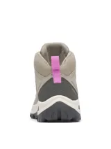 Botas de trekking Columbia Transverse Hike, modelo impermeable, en color gris con cordones rosados y detalles en negro y blanco. Confeccionadas con una parte superior de cuero y malla, entresuela TechLite y suela Omni-Grip.