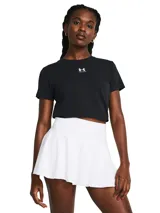 Remera de manga corta Under Armour, color negro, con cuello redondo acanalado y logo de la marca estampado en el centro del pecho.