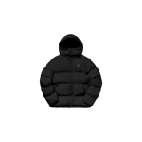Campera puffer Jordan Essentials Statement color negro, con diseño acolchado, capucha ajustable y cierre frontal con solapa de botones. Incluye el logo Jumpman bordado en el pecho.