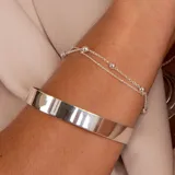 Pulsera de plata 925 compuesta por una cadena fina con pequeñas esferas intercaladas.