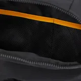 Mochila negra marca CAT con compartimento independiente para laptop de hasta 15 pulgadas. Posee un compartimento principal con cierre, bolsillos internos de malla y dos bolsillos frontales con ajuste de cordón. Cuenta con asa superior, correas acolchadas regulables y banda para trolley en la parte posterior. Fabricada en tejido ligero y repelente al agua.