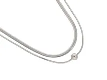 Collar doble de acero plateado con cadena de eslabones planos y dije de esfera.