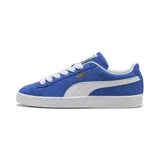 Championes Puma modelo Suede Classic, color azul con detalles en blanco. Confeccionados en gamuza con la icónica franja lateral de la marca y suela de goma texturizada.