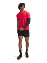 Short deportivo Under Armour Velociti Pro color negro, con aberturas laterales y ribete gris reflectante, logo de la marca estampado en una pierna.