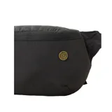 Riñonera Rip Curl de diseño minimalista en color negro, con cierre de cremallera superior y correa ajustable para la cintura. Presenta un pequeño aplique circular con el logo de la marca en el frente.