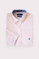 Camisa de manga larga Brooksfield con corte slim, color azul marino y estampado de pequeñas hojas y puntos. Presenta cierre frontal con botones y logo bordado en el pecho.