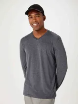 Camiseta unisex de manga larga color beige, con escote en V.