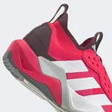 Championes de training Adidas Rapidmove ADV 2, color fucsia/rosado con detalles en blanco, gris oscuro y burdeos. Presentan tres franjas blancas laterales, tecnología Lightstrike Pro en la mediasuela y sistema Torsion.