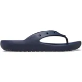 Ojotas Crocs modelo Classic Flip, color azul marino, fabricadas en material Croslite ligero y flexible, con diseño ergonómico y orificios para dijes Jibbitz.