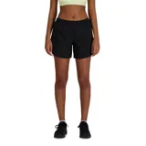 Short deportivo negro de New Balance, con cintura elástica y logo pequeño en la pierna izquierda.