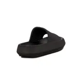 Chanclas Diadora modelo Gomon de color negro con suela chunky y el logo de la marca en blanco sobre la tira superior.