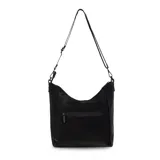 Cartera bandolera gris de formato amplio, con correa larga regulable y desmontable con inscripciones. Cuenta con cierre superior, bolsillo frontal con cierre y detalle colgante de cordones, y un bolsillo trasero con cierre.