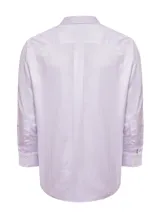 Camisa de manga larga RKF con diseño de rayas verticales finas en color lila sobre fondo blanco. Presenta cuello italiano, cierre frontal con botones y un bolsillo en el pecho con el logo de la marca bordado.