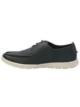 Zapato casual de cuero azul navy tipo náutico, con cordones y suela de goma blanca.