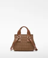 Mini cartera tipo city bag Adolfo Domínguez modelo Auge II de cuero vacuno marrón con estampado efecto croco. Cuenta con una solapa con cierre magnético y asa de mano estructurada.