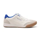 Championes Skechers Street Zinger - Ultimate Classic de estilo retro, color blanco con detalles en azul y beige. Capellada de cuero, malla y gamuza con puntera en T, plantilla Skechers Air-Cooled Memory Foam y suela de goma flexible.