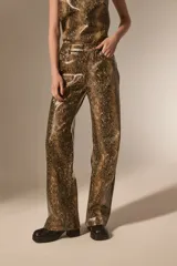 Pantalón de PU con estampado de piel de serpiente, de corte recto y tiro medio, con bolsillos laterales.