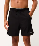Bermuda deportiva Get Over de tejido ripstop, color gris, con cintura elástica, cordón ajustable, bolsillos laterales con cierre y estampa localizada.