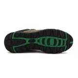 Championes de trekking Diadora color marrón con detalles en negro y verde.