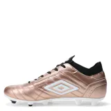 Championes de fútbol 11 Umbro modelo Legend, color azul con detalles en blanco y negro. Presentan el logo de la marca en el lateral, cordones al tono y suela con tapones para césped natural firme.