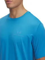 Remera deportiva Under Armour Vanish Energy SS, color celeste, de manga corta, con cuello redondo y logo estampado en el pecho.