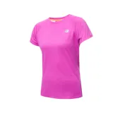 Remera deportiva New Balance color fucsia, de corte clásico y mangas cortas.