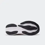 Championes de running New Balance Fresh Foam X 1080v14, con capellada en degradé de coral/rosado a blanco y logo 'N' plateado. Poseen una suela gruesa blanca con tecnología Fresh Foam X y detalles en negro en la suela exterior.