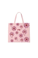 Bolso tote de tela color rosa con estampado de flores y corazones en color borgoña.