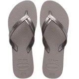 Sandalias de mujer Havaianas modelo Elegance, de color gris, con tiras metálicas finas y diseño texturizado en la suela.