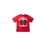 Remera deportiva de manga corta Nike Jordan x Levi's en color rojo, con diseño estampado del número 23 en la espalda y detalles gráficos inspirados en ambas marcas.