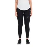 Calza deportiva New Balance negra, con logo estampado en la pierna izquierda y bolsillos laterales.