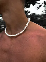 Collar de perlas blancas de 8mm.