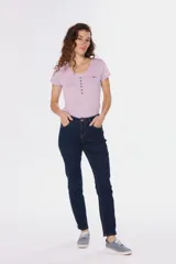 Pantalón de jean azul de corte recto.