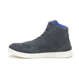 Bota urbana de caña media Caterpillar, confeccionada en gamuza encerada color azul marino. Presenta cordones jaspeados, interior con detalles en azul vibrante y suela de goma blanca con textura antideslizante.