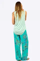 Musculosa verde agua con frente de satén y espalda de algodón.