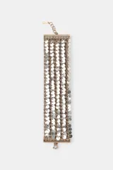 Pulsera ancha compuesta por múltiples filas de cadenas doradas y lentejuelas plateadas, con cierre de mosquetón y cadena de alargue.