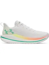 Championes de running Under Armour modelo Velociti, color blanco con detalles en amarillo, naranja y verde. Presentan un diseño ligero con tejido elástico en la parte superior y entresuela de espuma reactiva para un alto retorno de energía.