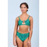 Bikini de dos piezas con estampado animal print en color verde y negro. El corpiño es de estilo triángulo con un aro decorativo en el centro y breteles finos. La bombacha es de tiro medio con corte clásico.