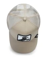 Gorra trucker Goorin Bros modelo The Stallion color beige, con cinco paneles, frente estructurado, malla trasera transpirable y parche frontal bordado con un caballo.