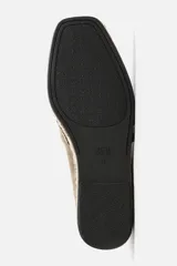 Alpargata de hombre color azul marino, fabricada en piel con acabado serraje, horma redonda y suela recubierta de yute.