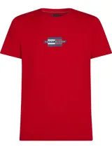 Remera de manga corta Tommy Hilfiger, confeccionada en algodón, con cuello redondo y logo de la marca estampado en el centro del pecho.