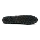 Zapatillas Caterpillar Hex + Slip On negras sin cordones, con capellada de gamuza recubierta de PU, forro de malla interior hecho con residuos industriales 100% reciclados, plantilla moldeada de espuma de PU, suela de goma duradera y con gran tracción y construcci

