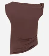 Blusa sin mangas de microfibra color amarillo claro, con diseño de hombro único, detalle de fruncidos y bajo asimétrico.