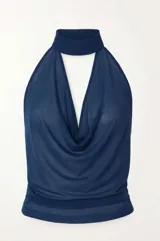 Top reversible confeccionado en microtul de color azul marino, con diseño fluido y escote drapeado.