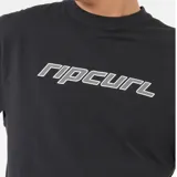 Remera de manga corta Rip Curl, color negro, con cuello redondo y estampado gráfico con el logo de la marca en el centro del pecho.