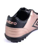 Championes Umbro modelo Touch TF para hombre, color negro, con capellada de PU texturizada y logo Umbro brillante en el lateral. Suela de caucho con tapones bajos para césped artificial o fútbol 5.