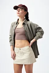 Top negro de tejido ribb sin costuras y escote cuadrado.