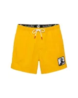 Short de baño amarillo de secado rápido, con cintura elástica y cordón ajustable blanco. Presenta un parche rectangular en la pierna derecha con el diseño de un caballo y la inscripción Stallion.